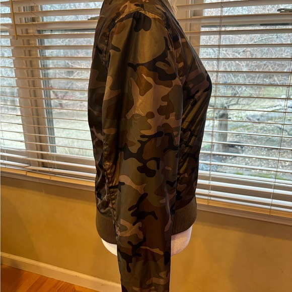 Love Tree cameo full zip trending bomber modern waist chic lightweight jacket - Picture 4 of 9